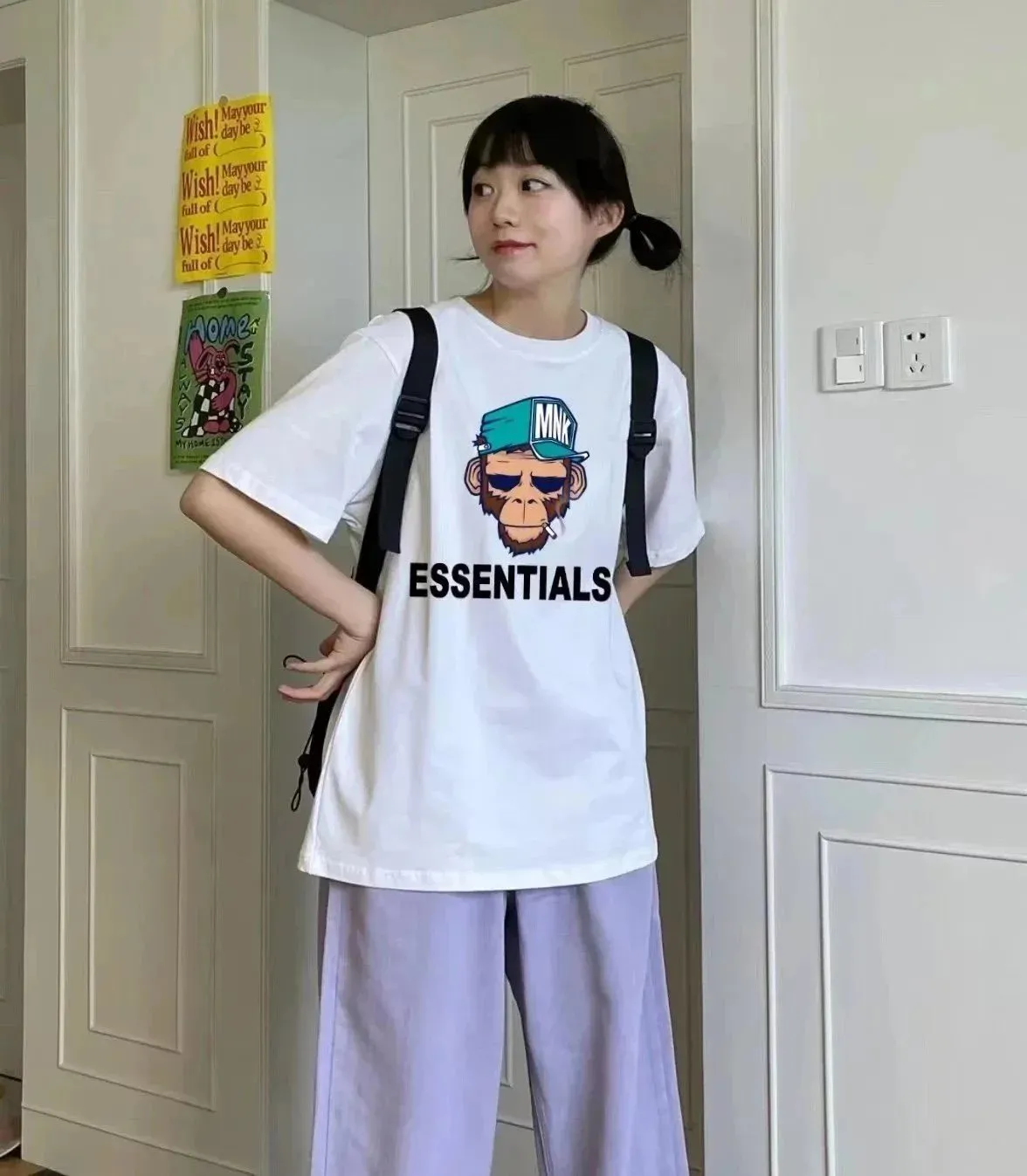 White Smoking Monkey 002